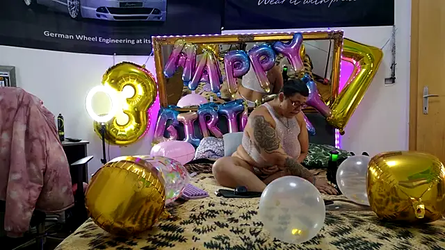 SunshineLexi online show from 10/28/25, 03:25