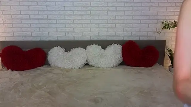 Snapshot of NovaBlissss chatting on 03/05/25, 06:12 NovaBlissss online show from 03/05/25, 06:12