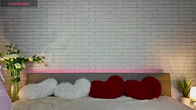 Snapshot of NovaBlissss chatting on 09/21/25, 08:21 NovaBlissss online show from 09/21/25, 08:21