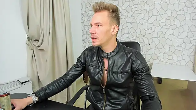 Snapshot of MateoBenjaminX chatting on 01/04/25, 07:55 MateoBenjaminX online show from 01/04/25, 07:55