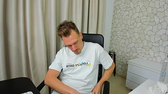 Snapshot of MateoBenjaminX chatting on 01/09/25, 12:25 MateoBenjaminX online show from 01/09/25, 12:25