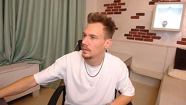 Snapshot of MateoBenjaminX chatting on 01/10/25, 05:24 MateoBenjaminX online show from 01/10/25, 05:24