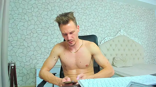 Snapshot of MateoBenjaminX chatting on 01/10/25, 11:29 MateoBenjaminX online show from 01/10/25, 11:29