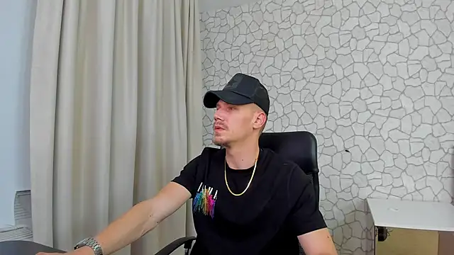 Snapshot of MateoBenjaminX chatting on 01/24/25, 07:28 MateoBenjaminX online show from 01/24/25, 07:28