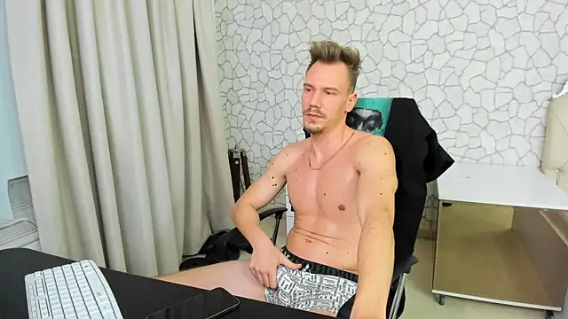 Snapshot of MateoBenjaminX chatting on 01/26/25, 10:24 MateoBenjaminX online show from 01/26/25, 10:24