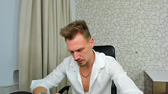 Snapshot of MateoBenjaminX chatting on 01/29/25, 07:22 MateoBenjaminX online show from 01/29/25, 07:22