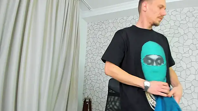 Snapshot of MateoBenjaminX chatting on 01/30/25, 05:17 MateoBenjaminX online show from 01/30/25, 05:17