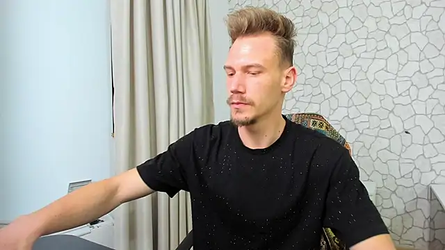 Snapshot of MateoBenjaminX chatting on 02/02/25, 03:49 MateoBenjaminX online show from 02/02/25, 03:49