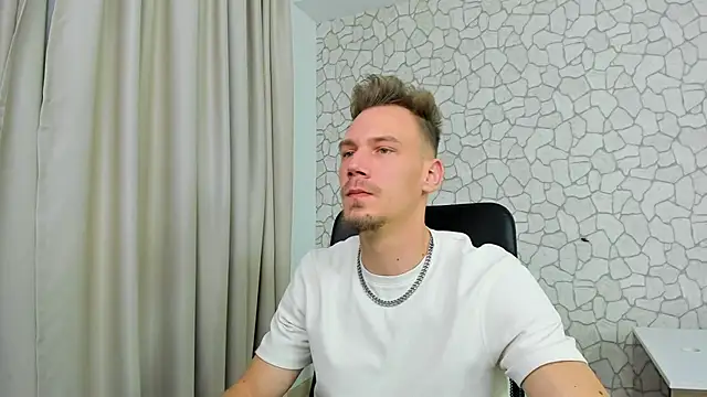 Snapshot of MateoBenjaminX chatting on 02/06/25, 07:18 MateoBenjaminX online show from 02/06/25, 07:18