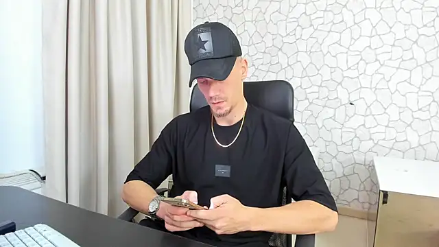 Snapshot of MateoBenjaminX chatting on 02/08/25, 02:38 MateoBenjaminX online show from 02/08/25, 02:38