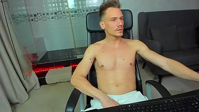 Snapshot of MateoBenjaminX chatting on 02/25/25, 09:57 MateoBenjaminX online show from 02/25/25, 09:57