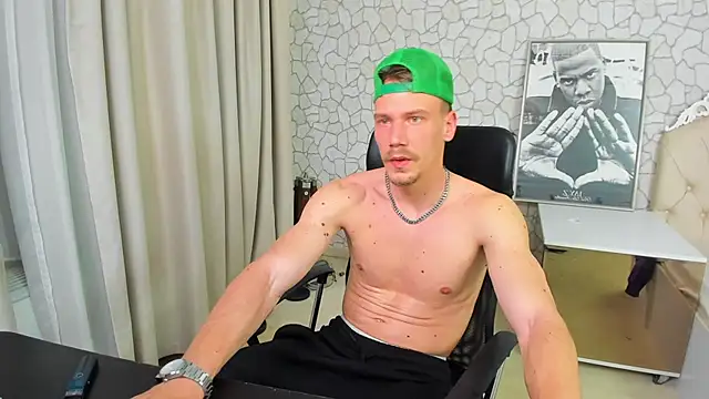 Snapshot of MateoBenjaminX chatting on 03/11/25, 05:46 MateoBenjaminX online show from 03/11/25, 05:46