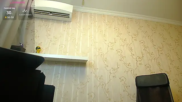 Snapshot of MateoBenjaminX chatting on 10/17/25, 04:48 MateoBenjaminX online show from 10/17/25, 04:48