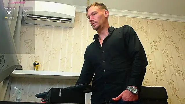 Snapshot of MateoBenjaminX chatting on 10/19/25, 05:19 MateoBenjaminX online show from 10/19/25, 05:19