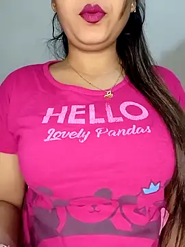 Shanaya Hotty online show from 12/21/25, 09:00