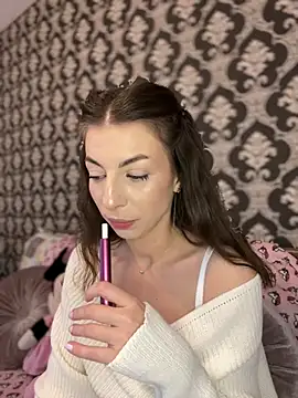 Mia Ethan online show from 12/12/24, 11:50