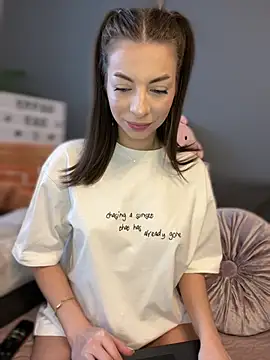 Mia Ethan online show from 02/11/25, 07:44