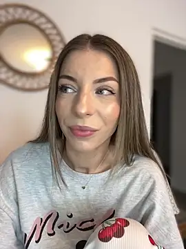 Mia Ethan online show from 10/11/25, 09:19