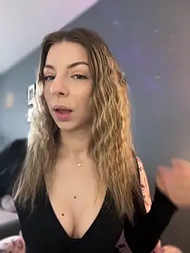 Mia Ethan online show from 04/07/26, 06:58