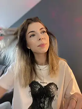 Mia Ethan online show from 06/04/26, 07:14
