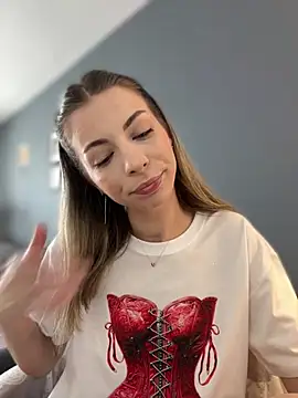Mia Ethan online show from 06/05/26, 07:25