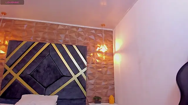 Alahia Dangelo online show from 02/26/25, 11:30