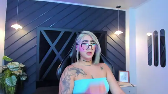 Alahia Dangelo online show from 09/11/25, 11:21