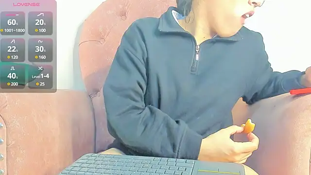 Snapshot of _maria_foxx_ chatting on 02/18/25, 04:26 maria foxx online show from 02/18/25, 04:26