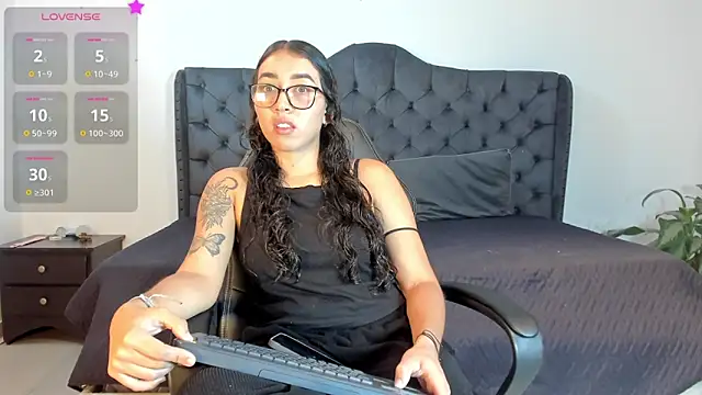 Snapshot of _maria_foxx_ chatting on 10/04/25, 09:24 maria foxx online show from 10/04/25, 09:24