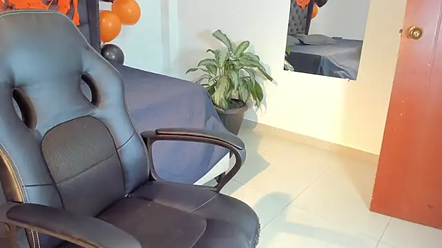 Snapshot of _maria_foxx_ chatting on 10/15/25, 07:36 maria foxx online show from 10/15/25, 07:36