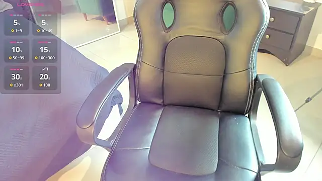 Snapshot of _maria_foxx_ chatting on 10/24/25, 07:21 maria foxx online show from 10/24/25, 07:21