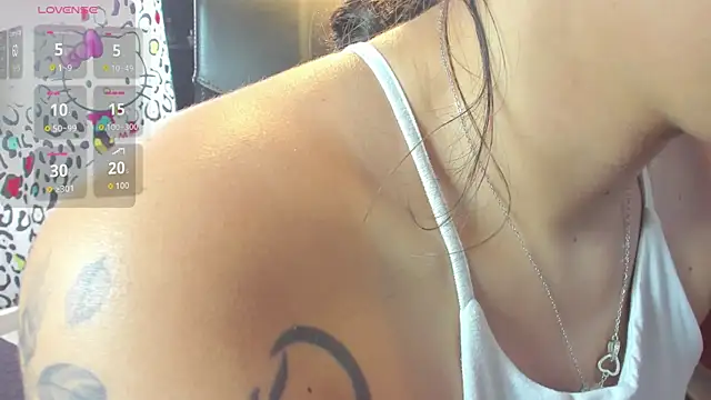 Snapshot of _maria_foxx_ chatting on 11/11/25, 08:20 maria foxx online show from 11/11/25, 08:20