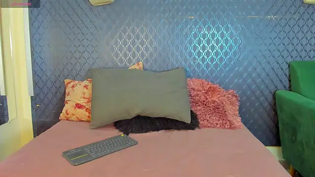 Snapshot of _maria_foxx_ chatting on 11/20/25, 06:07 maria foxx online show from 11/20/25, 06:07