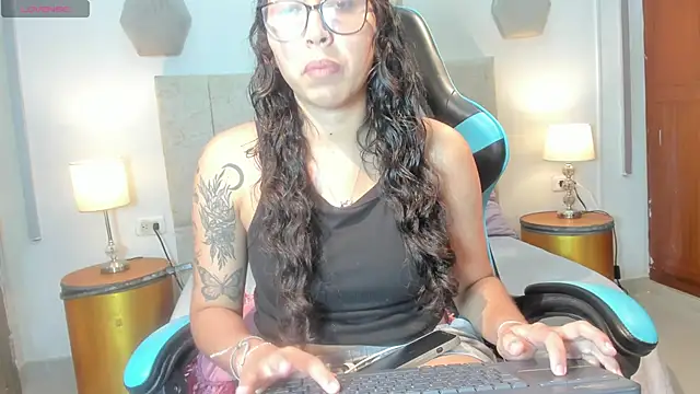 Snapshot of _maria_foxx_ chatting on 12/15/25, 05:50 maria foxx online show from 12/15/25, 05:50