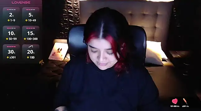 Snapshot of _ValeryStone_ chatting on 12/22/24, 01:34  ValeryStone  online show from 12/22/24, 01:34