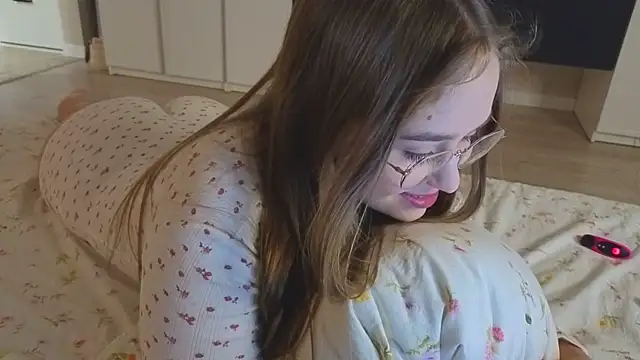 endlesssoffi online show from 12/19/25, 05:42