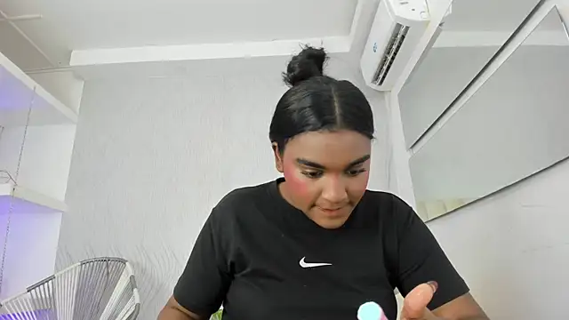 kayna gomez online show from 10/31/25, 07:37