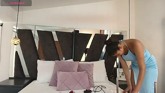 Milkdulce1 online show from 11/26/25, 02:07