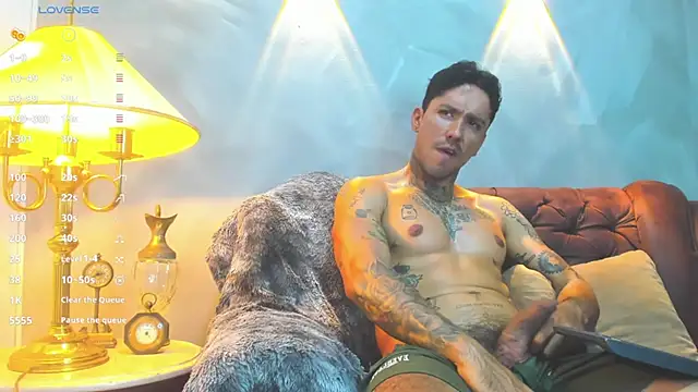 Snapshot of Dylanstonne chatting on 01/17/25, 11:29 Dylanstonne online show from 01/17/25, 11:29