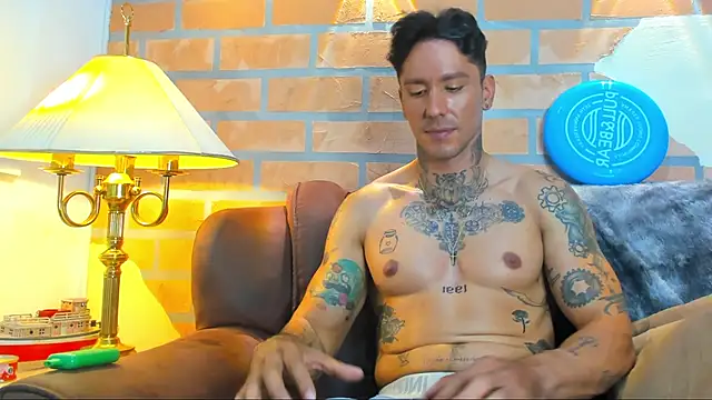 Snapshot of Dylanstonne chatting on 02/24/25, 10:25 Dylanstonne online show from 02/24/25, 10:25