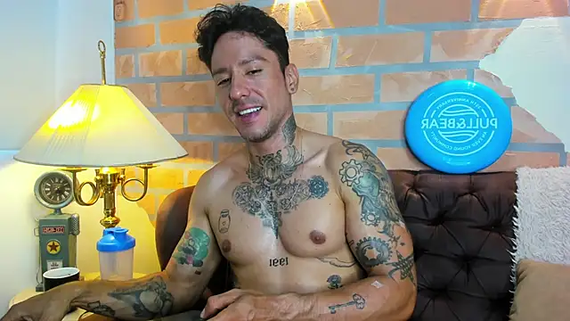 Snapshot of Dylanstonne chatting on 03/09/25, 01:48 Dylanstonne online show from 03/09/25, 01:48