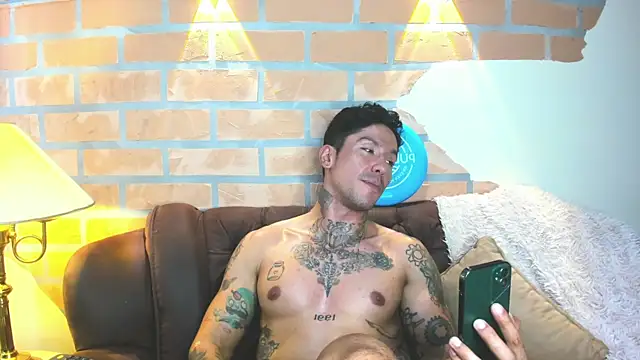 Snapshot of Dylanstonne chatting on 03/09/25, 04:55 Dylanstonne online show from 03/09/25, 04:55