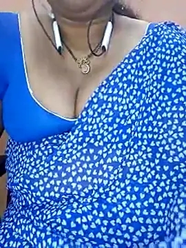 Snapshot of Sexy-Telugunayana2 chatting on 02/18/25, 08:05 Sexy-Telugunayana2 online show from 02/18/25, 08:05