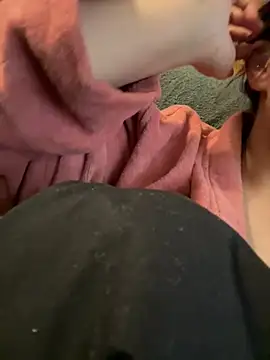 Snapshot of nos2sex69 chatting on 12/22/24, 01:22 nos2sex69 online show from 12/22/24, 01:22