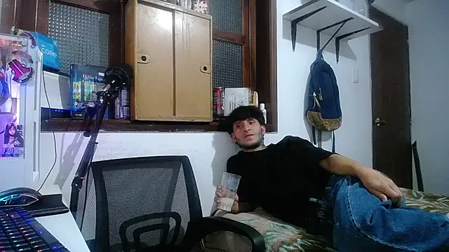 esjrobles online show from 02/11/25, 03:29