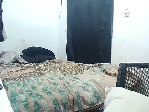 esjrobles online show from 10/10/25, 01:10