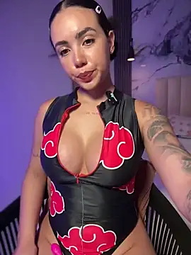 Pink Jazmin online show from 04/24/26, 12:35