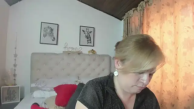 Snapshot of MonyCassius chatting on 02/17/25, 07:10 MonyCassius online show from 02/17/25, 07:10