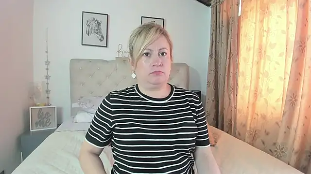 Snapshot of MonyCassius chatting on 02/18/25, 03:43 MonyCassius online show from 02/18/25, 03:43