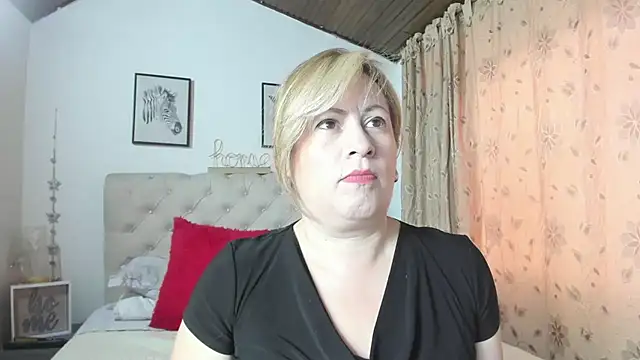 Snapshot of MonyCassius chatting on 02/22/25, 12:29 MonyCassius online show from 02/22/25, 12:29